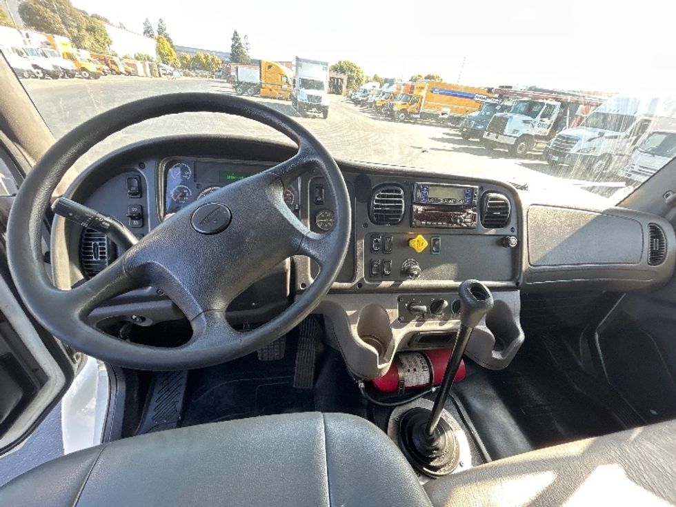 Refrigerated Truck-Light and Medium Duty Trucks-Freightliner-2019-M2-West Sacramento-CA-276,480\n\t\tmiles-$ 25,750 - Image 18