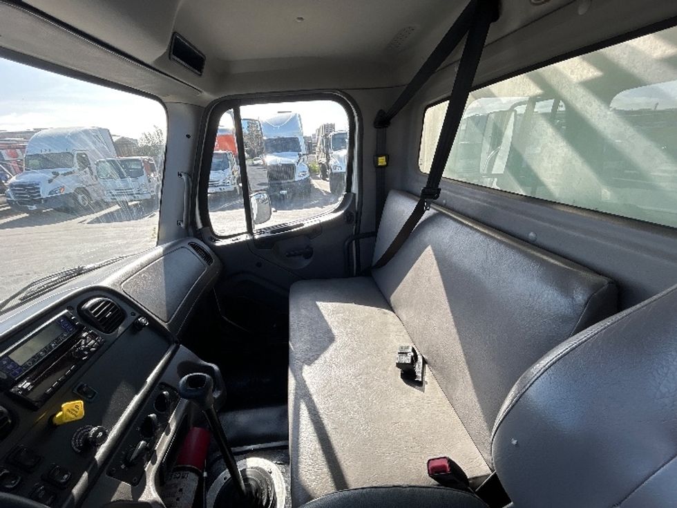Refrigerated Truck-Light and Medium Duty Trucks-Freightliner-2019-M2-West Sacramento-CA-276,480\n\t\tmiles-$ 25,750 - Image 19