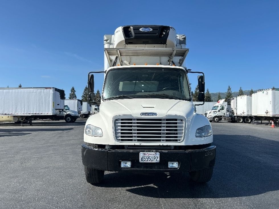 Refrigerated Truck-Light and Medium Duty Trucks-Freightliner-2019-M2-West Sacramento-CA-276,480\n\t\tmiles-$ 25,750 - Image 2
