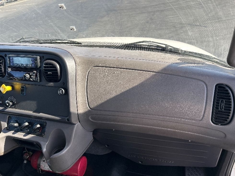 Refrigerated Truck-Light and Medium Duty Trucks-Freightliner-2019-M2-West Sacramento-CA-276,480\n\t\tmiles-$ 25,750 - Image 21