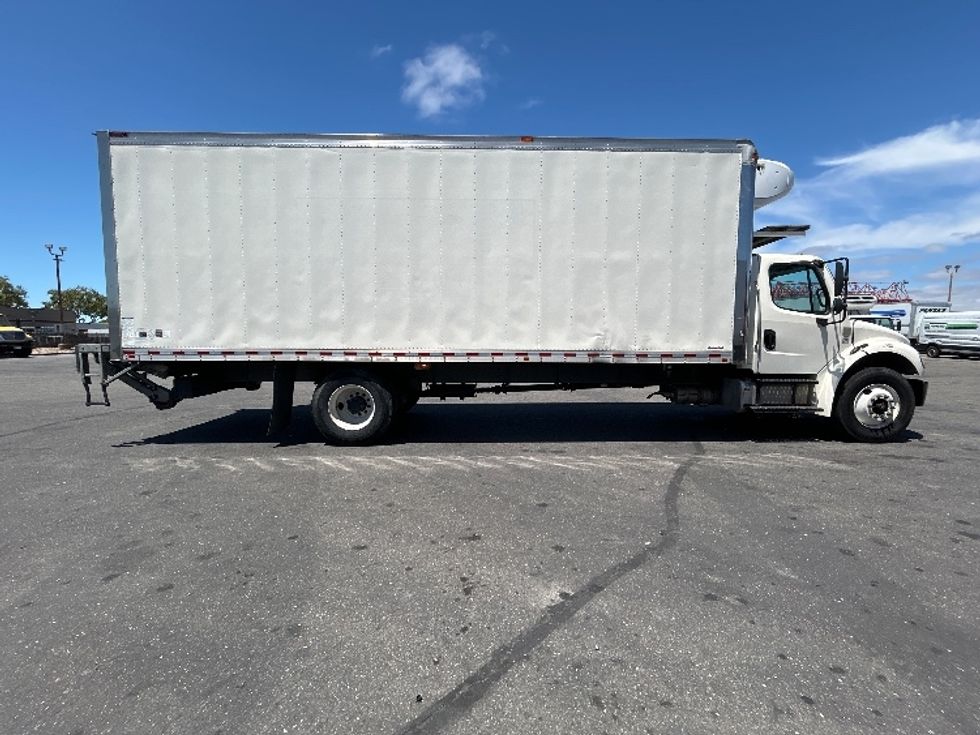 Refrigerated Truck-Light and Medium Duty Trucks-Freightliner-2019-M2-West Sacramento-CA-298,389\n\t\tmiles-$ 35,750 - Image 14
