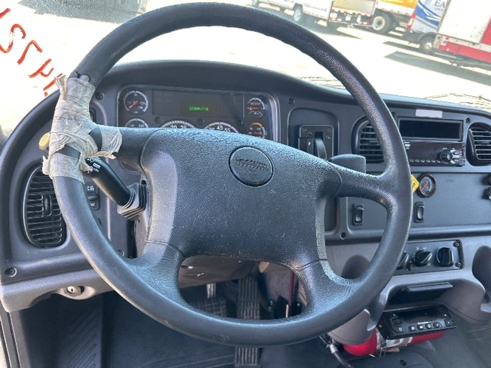 Refrigerated Truck-Light and Medium Duty Trucks-Freightliner-2019-M2-West Sacramento-CA-298,389\n\t\tmiles-$ 35,750 - Image 17