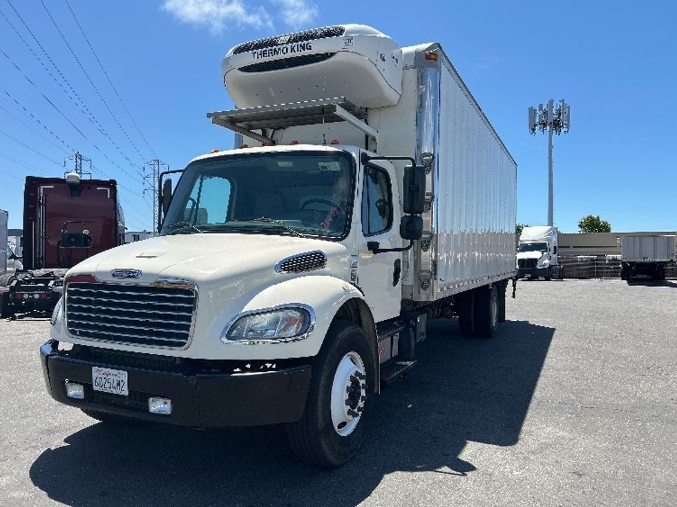 Refrigerated Truck-Light and Medium Duty Trucks-Freightliner-2019-M2-West Sacramento-CA-298,389\n\t\tmiles-$ 35,750 - Image 3