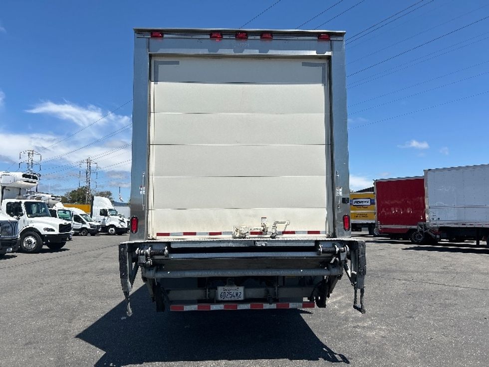 Refrigerated Truck-Light and Medium Duty Trucks-Freightliner-2019-M2-West Sacramento-CA-298,389\n\t\tmiles-$ 35,750 - Image 7