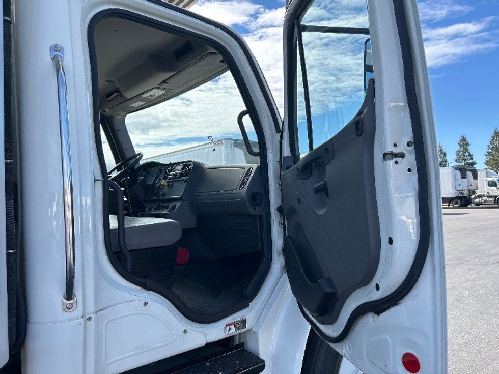 Refrigerated Truck-Light and Medium Duty Trucks-Freightliner-2019-M2-West Sacramento-CA-343,709\n\t\tmiles-$ 21,250 - Image 20