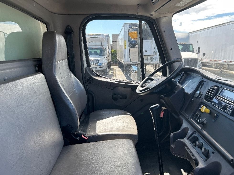 Refrigerated Truck-Light and Medium Duty Trucks-Freightliner-2019-M2-West Sacramento-CA-343,709\n\t\tmiles-$ 21,250 - Image 22