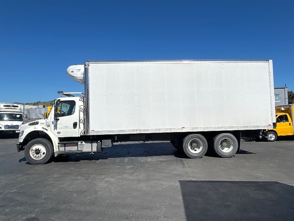 Refrigerated Truck-Light and Medium Duty Trucks-Freightliner-2019-M2-West Sacramento-CA-39,940\n\t\tmiles-$ 73,750 - Image 4