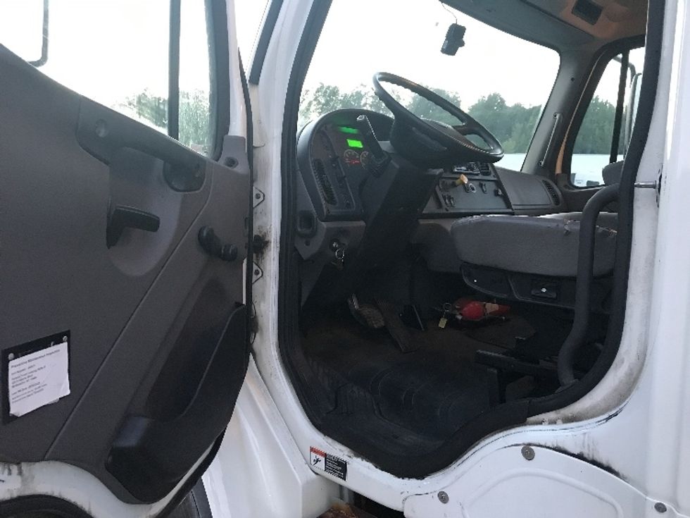Refrigerated Truck-Light and Medium Duty Trucks-Freightliner-2019-M2-Whitesboro-NY-141,860\n\t\tmiles-$ 51,500 - Image 16
