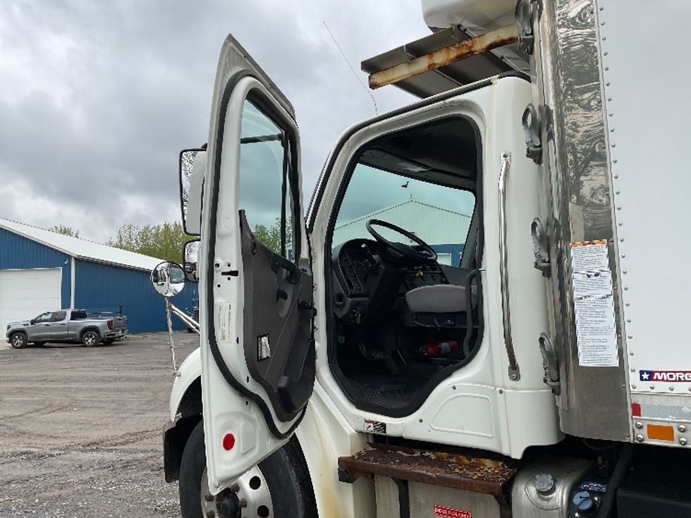 Refrigerated Truck-Light and Medium Duty Trucks-Freightliner-2019-M2-Whitesboro-NY-192,878\n\t\tmiles-$ 37,750 - Image 16