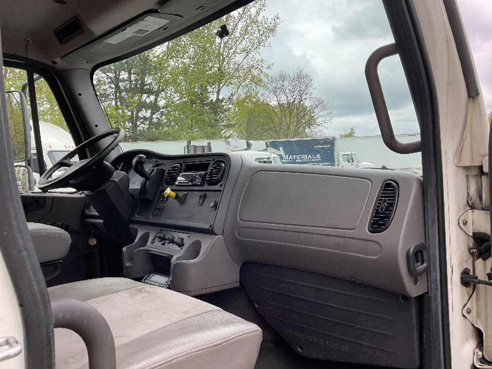 Refrigerated Truck-Light and Medium Duty Trucks-Freightliner-2019-M2-Whitesboro-NY-192,878\n\t\tmiles-$ 37,750 - Image 21