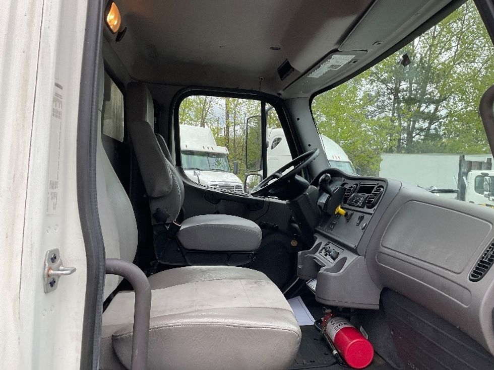 Refrigerated Truck-Light and Medium Duty Trucks-Freightliner-2019-M2-Whitesboro-NY-192,878\n\t\tmiles-$ 37,750 - Image 22