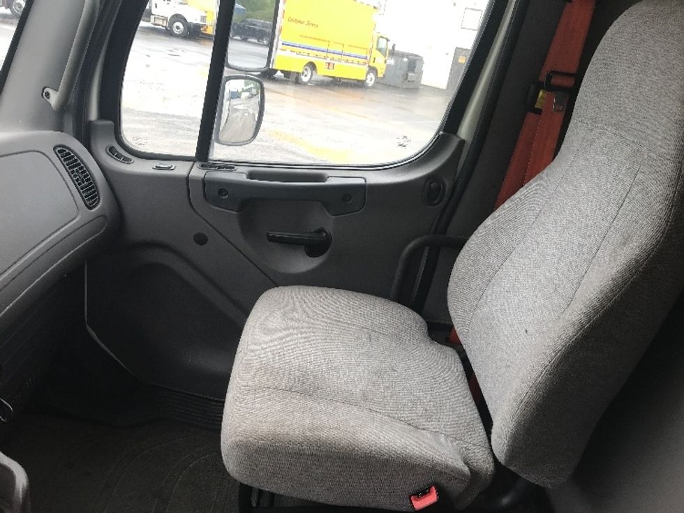 Refrigerated Truck-Light and Medium Duty Trucks-Freightliner-2019-M2-Whitesboro-NY-192,951\n\t\tmiles-$ 46,250 - Image 18