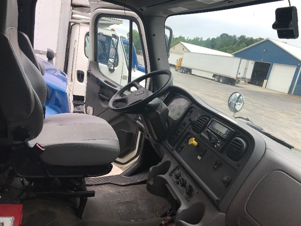 2019 Freightliner M2 106 Medium Duty photo 18