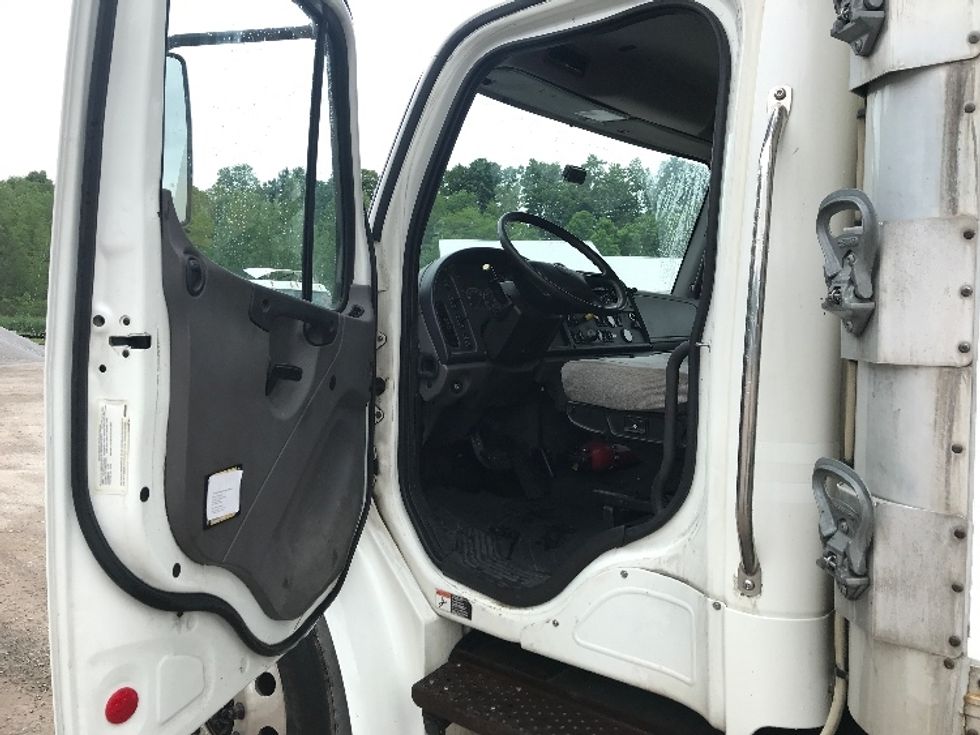 Refrigerated Truck-Light and Medium Duty Trucks-Freightliner-2019-M2-Whitesboro-NY-265,787\n\t\tmiles-$ 36,000 - Image 15