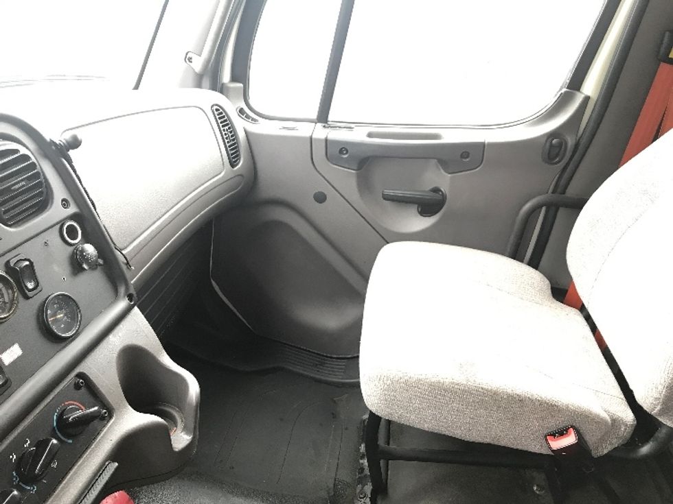 Refrigerated Truck-Light and Medium Duty Trucks-Freightliner-2019-M2-Whitesboro-NY-265,787\n\t\tmiles-$ 36,000 - Image 18