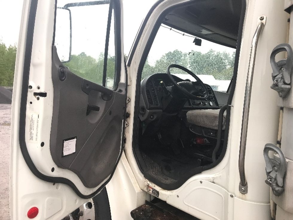 Refrigerated Truck-Light and Medium Duty Trucks-Freightliner-2019-M2-Whitesboro-NY-329,124\n\t\tmiles-$ 31,250 - Image 16
