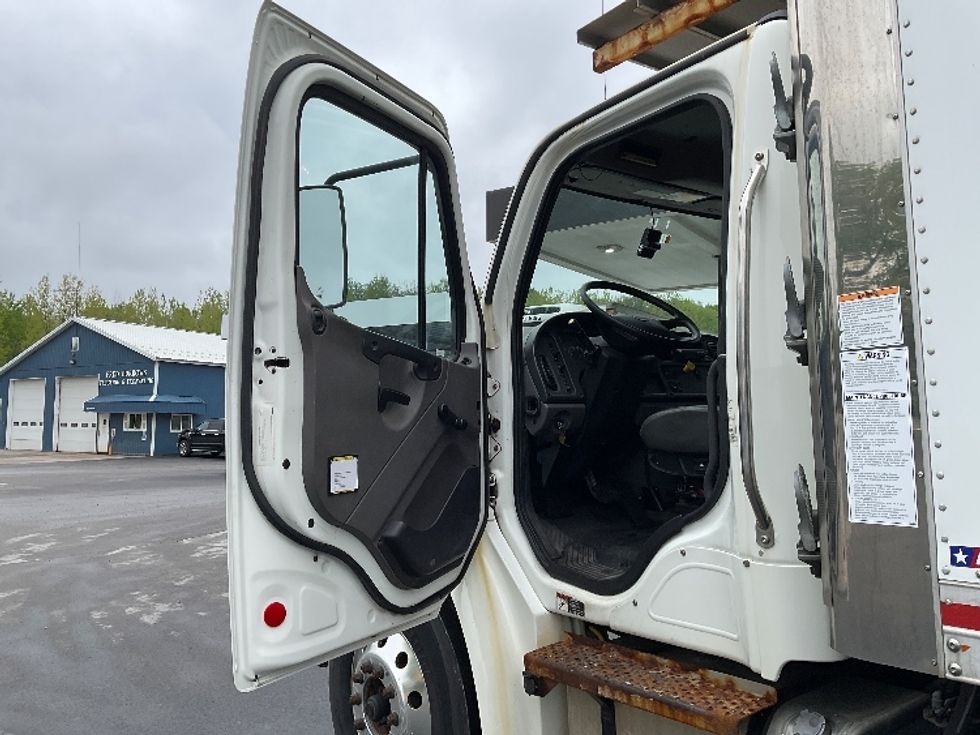 Refrigerated Truck-Light and Medium Duty Trucks-Freightliner-2019-M2-Whitesboro-NY-91,769\n\t\tmiles-$ 54,250 - Image 16