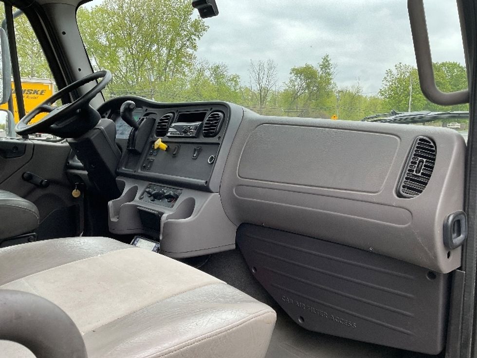 Refrigerated Truck-Light and Medium Duty Trucks-Freightliner-2019-M2-Whitesboro-NY-91,769\n\t\tmiles-$ 54,250 - Image 20