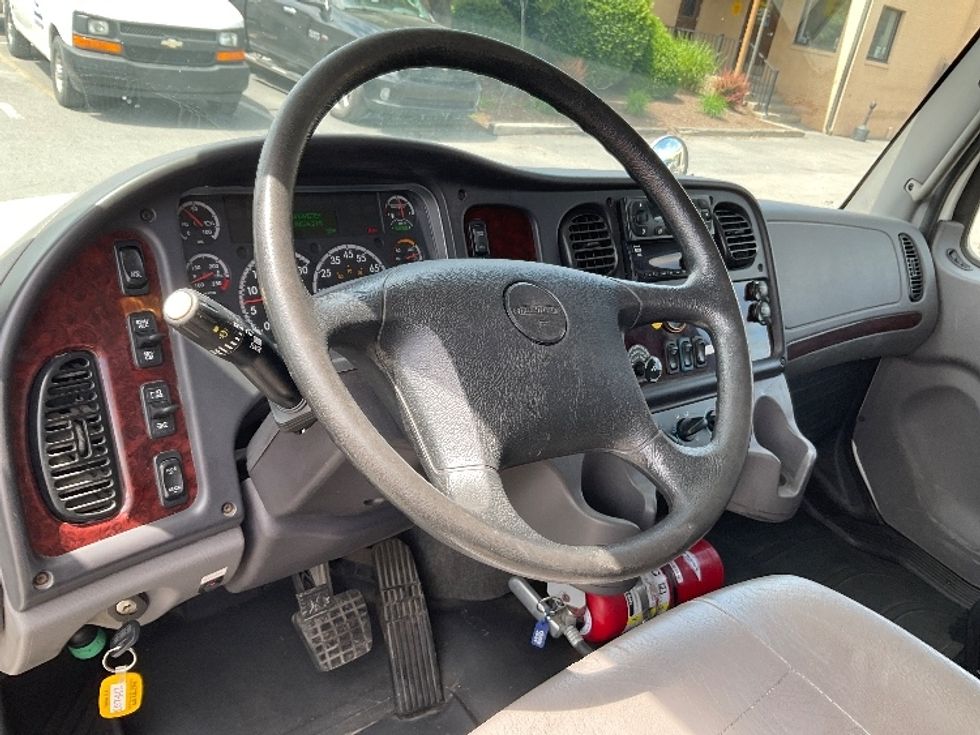 Refrigerated Truck-Light and Medium Duty Trucks-Freightliner-2019-M2-Wilkes Barre-PA-170,524\n\t\tmiles-$ 43,250 - Image 17