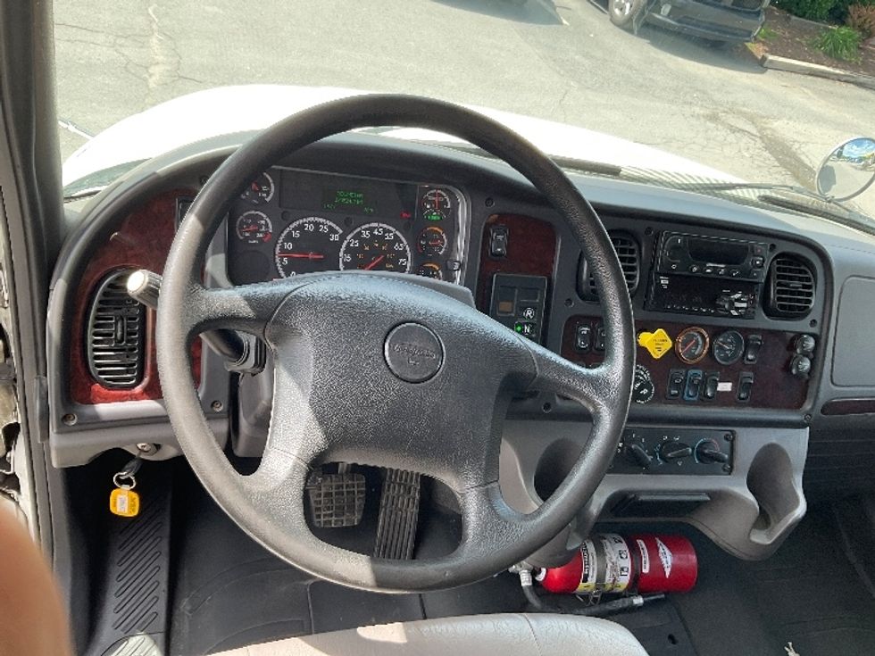 Refrigerated Truck-Light and Medium Duty Trucks-Freightliner-2019-M2-Wilkes Barre-PA-170,524\n\t\tmiles-$ 43,250 - Image 18