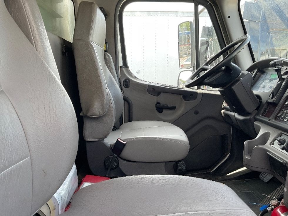 Refrigerated Truck-Light and Medium Duty Trucks-Freightliner-2019-M2-Wilkes Barre-PA-170,524\n\t\tmiles-$ 43,250 - Image 22