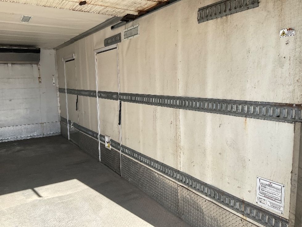 Refrigerated Truck-Light and Medium Duty Trucks-Freightliner-2019-M2-Wilkes Barre-PA-173,471\n\t\tmiles-$ 44,250 - Image 12