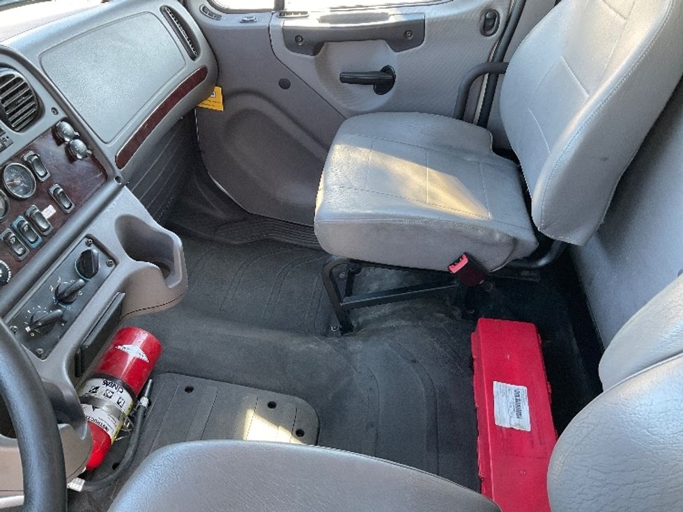 Refrigerated Truck-Light and Medium Duty Trucks-Freightliner-2019-M2-Wilkes Barre-PA-173,471\n\t\tmiles-$ 44,250 - Image 19