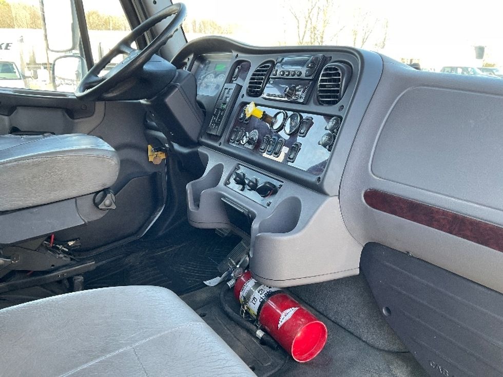 Refrigerated Truck-Light and Medium Duty Trucks-Freightliner-2019-M2-Wilkes Barre-PA-173,471\n\t\tmiles-$ 44,250 - Image 22