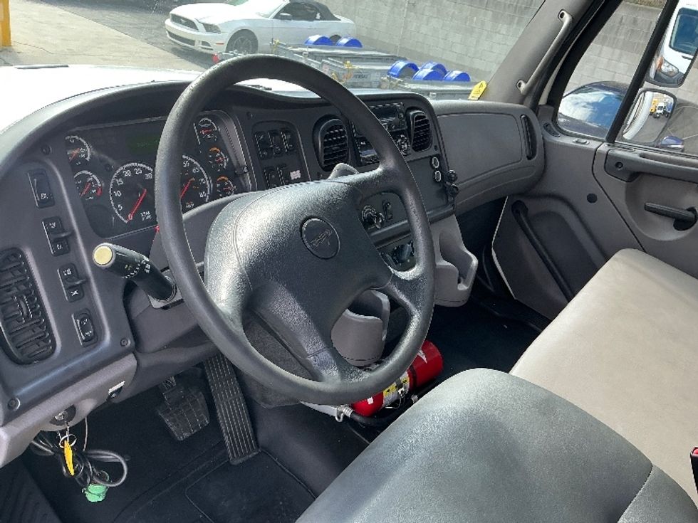 Refrigerated Truck-Light and Medium Duty Trucks-Freightliner-2019-M211242S-Torrance-CA-250,942\n\t\tmiles-$ 71,000 - Image 17