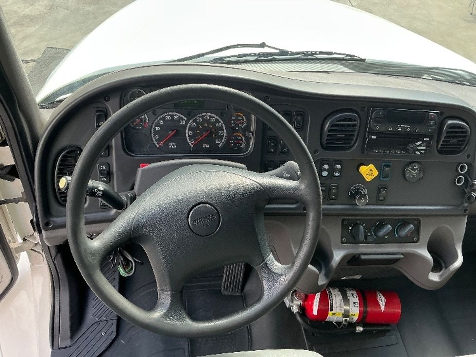 Refrigerated Truck-Light and Medium Duty Trucks-Freightliner-2019-M211242S-Torrance-CA-250,942\n\t\tmiles-$ 71,000 - Image 18