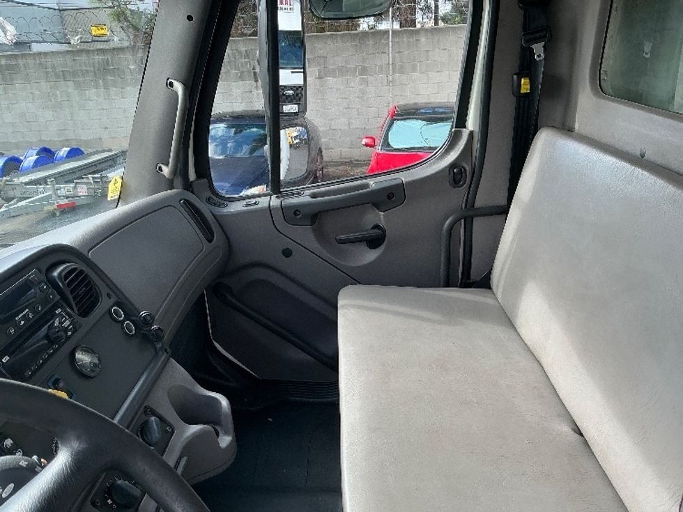 Refrigerated Truck-Light and Medium Duty Trucks-Freightliner-2019-M211242S-Torrance-CA-250,942\n\t\tmiles-$ 71,000 - Image 19