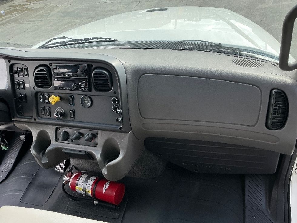 Refrigerated Truck-Light and Medium Duty Trucks-Freightliner-2019-M211242S-Torrance-CA-250,942\n\t\tmiles-$ 71,000 - Image 21