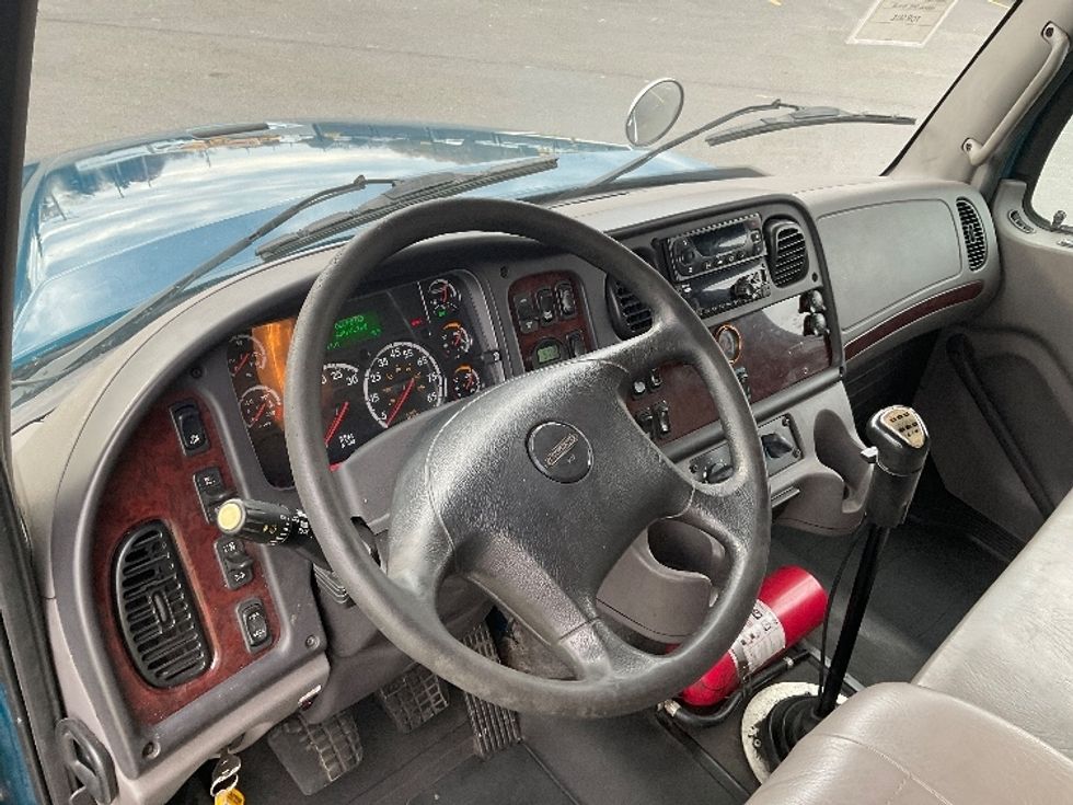 Refrigerated Truck-Light and Medium Duty Trucks-Freightliner-2019-M211264S-Akron-OH-438,176\n\t\tmiles-$ 78,250 - Image 12