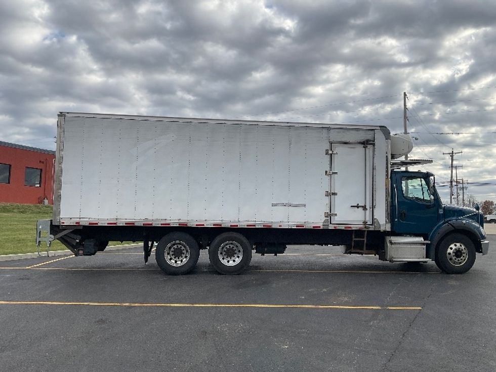 Refrigerated Truck-Light and Medium Duty Trucks-Freightliner-2019-M211264S-Akron-OH-438,176\n\t\tmiles-$ 78,250 - Image 16