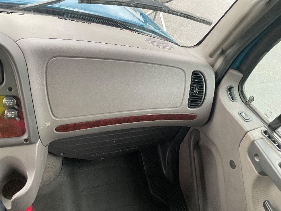 Refrigerated Truck-Light and Medium Duty Trucks-Freightliner-2019-M211264S-Akron-OH-438,176\n\t\tmiles-$ 78,250 - Image 21