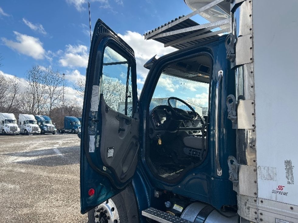 Refrigerated Truck-Light and Medium Duty Trucks-Freightliner-2019-M211264S-Akron-OH-471,390\n\t\tmiles-$ 76,250 - Image 16