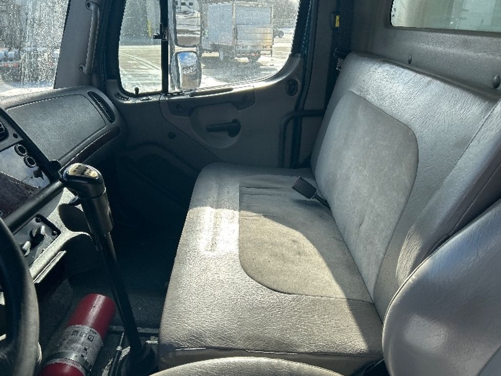 Refrigerated Truck-Light and Medium Duty Trucks-Freightliner-2019-M211264S-Akron-OH-471,390\n\t\tmiles-$ 76,250 - Image 19