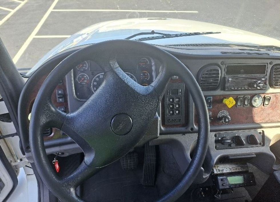 Refrigerated Truck-Light and Medium Duty Trucks-Freightliner-2019-M211264S-Atlanta-GA-454,162\n\t\tmiles-$ 84,000 - Image 17