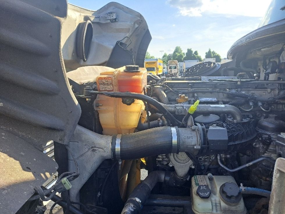 Refrigerated Truck-Light and Medium Duty Trucks-Freightliner-2019-M211264S-Atlanta-GA-454,162\n\t\tmiles-$ 84,000 - Image 23