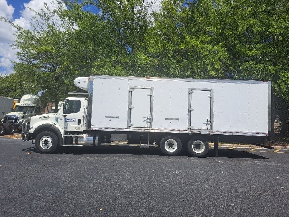 Refrigerated Truck-Light and Medium Duty Trucks-Freightliner-2019-M211264S-Atlanta-GA-454,162\n\t\tmiles-$ 84,000 - Image 4