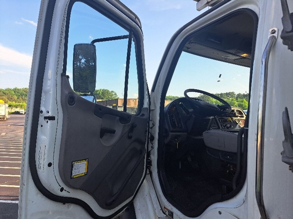 Refrigerated Truck-Light and Medium Duty Trucks-Freightliner-2019-M211264S-Atlanta-GA-548,427\n\t\tmiles-$ 75,500 - Image 15