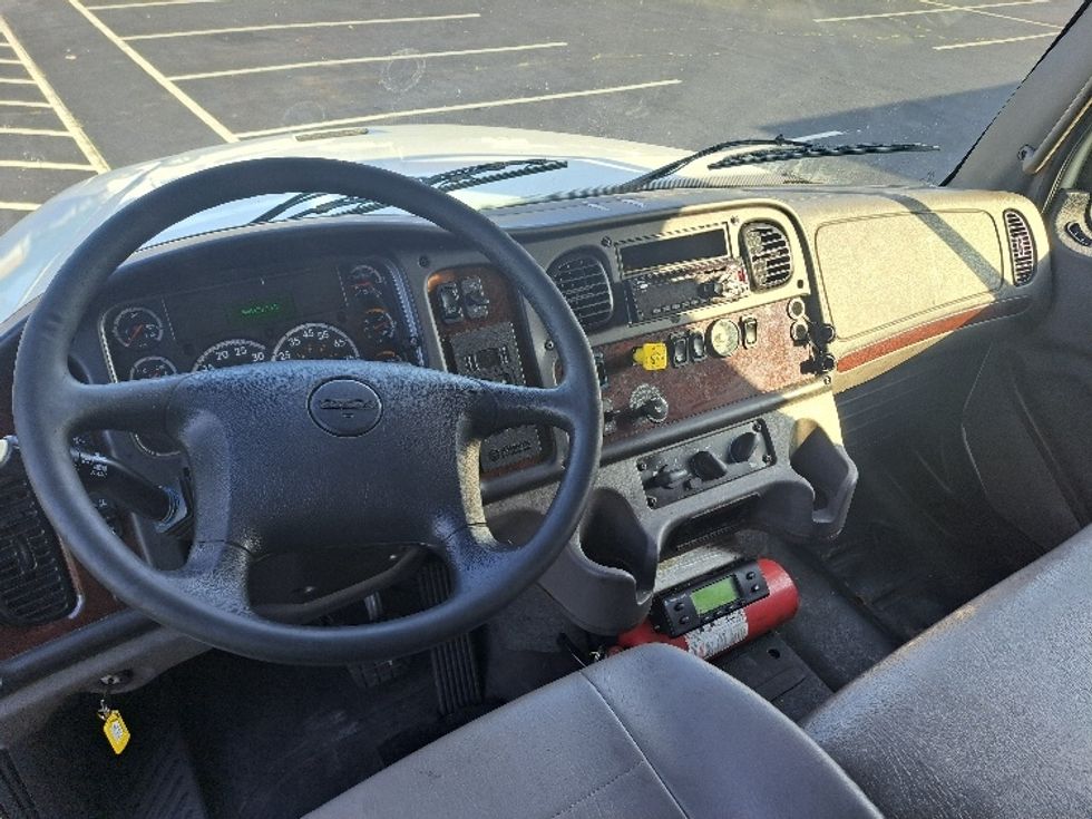 Refrigerated Truck-Light and Medium Duty Trucks-Freightliner-2019-M211264S-Atlanta-GA-548,427\n\t\tmiles-$ 75,500 - Image 16