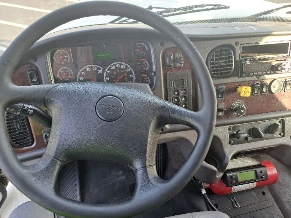 Refrigerated Truck-Light and Medium Duty Trucks-Freightliner-2019-M211264S-Atlanta-GA-548,427\n\t\tmiles-$ 75,500 - Image 17