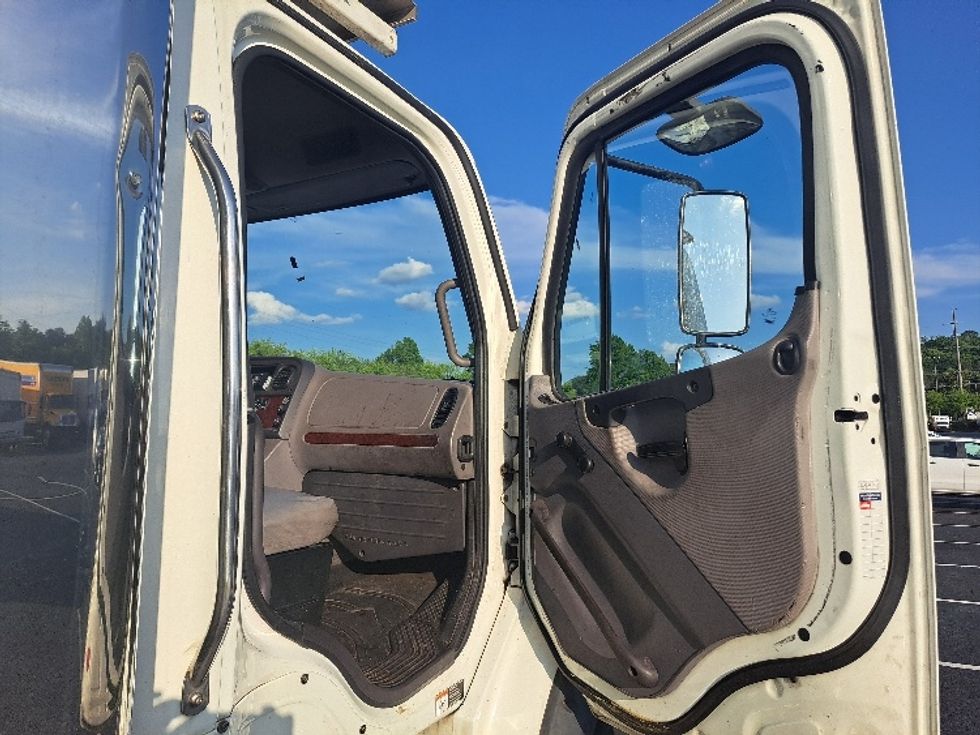 Refrigerated Truck-Light and Medium Duty Trucks-Freightliner-2019-M211264S-Atlanta-GA-548,427\n\t\tmiles-$ 75,500 - Image 19