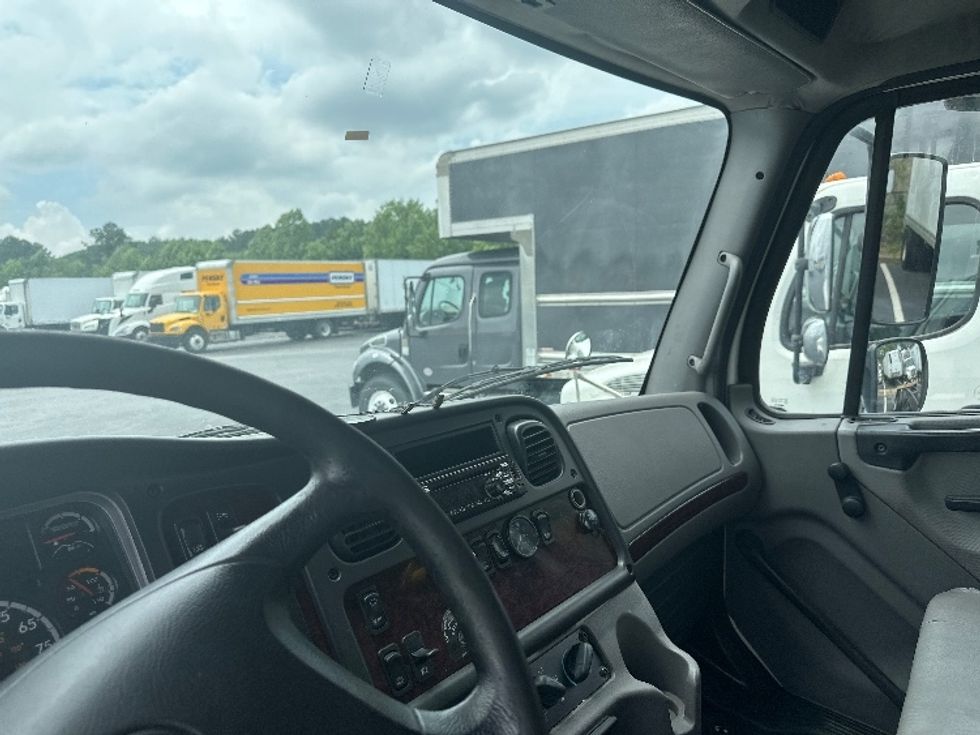 Refrigerated Truck-Light and Medium Duty Trucks-Freightliner-2019-M211264S-Atlanta-GA-608,824\n\t\tmiles-$ 72,000 - Image 18