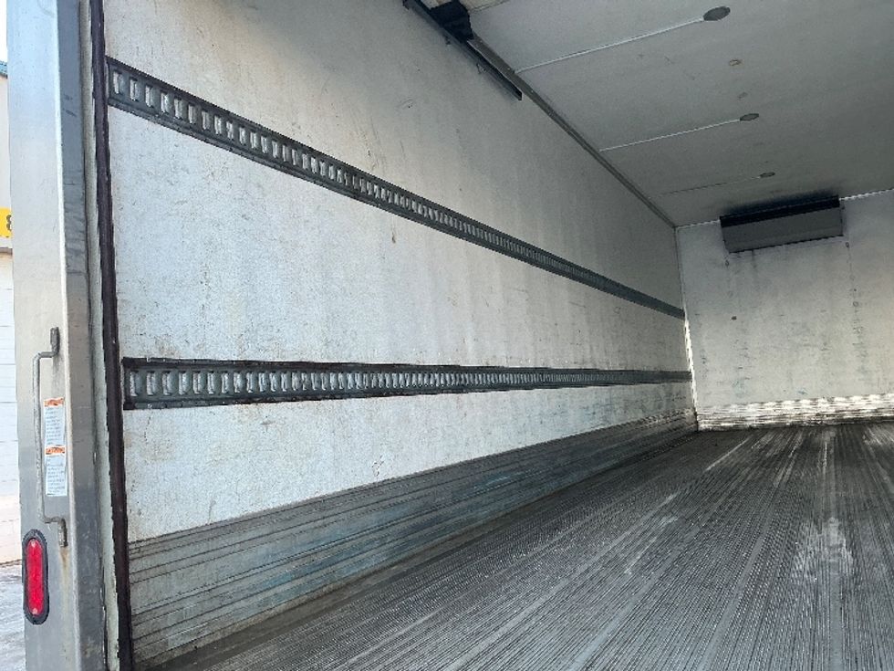 Refrigerated Truck-Light and Medium Duty Trucks-Freightliner-2019-M211264S-Edmonton-AB-562,122\n\t\tkm-$ 117,250 - Image 11
