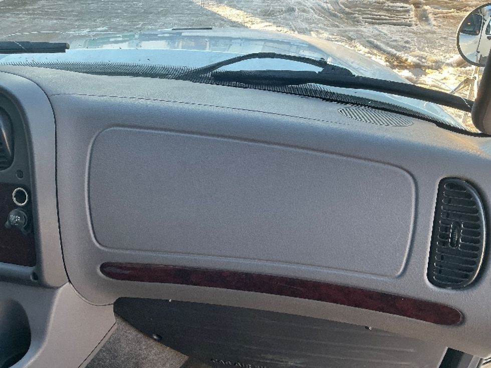 Refrigerated Truck-Light and Medium Duty Trucks-Freightliner-2019-M211264S-Edmonton-AB-562,122\n\t\tkm-$ 117,250 - Image 21