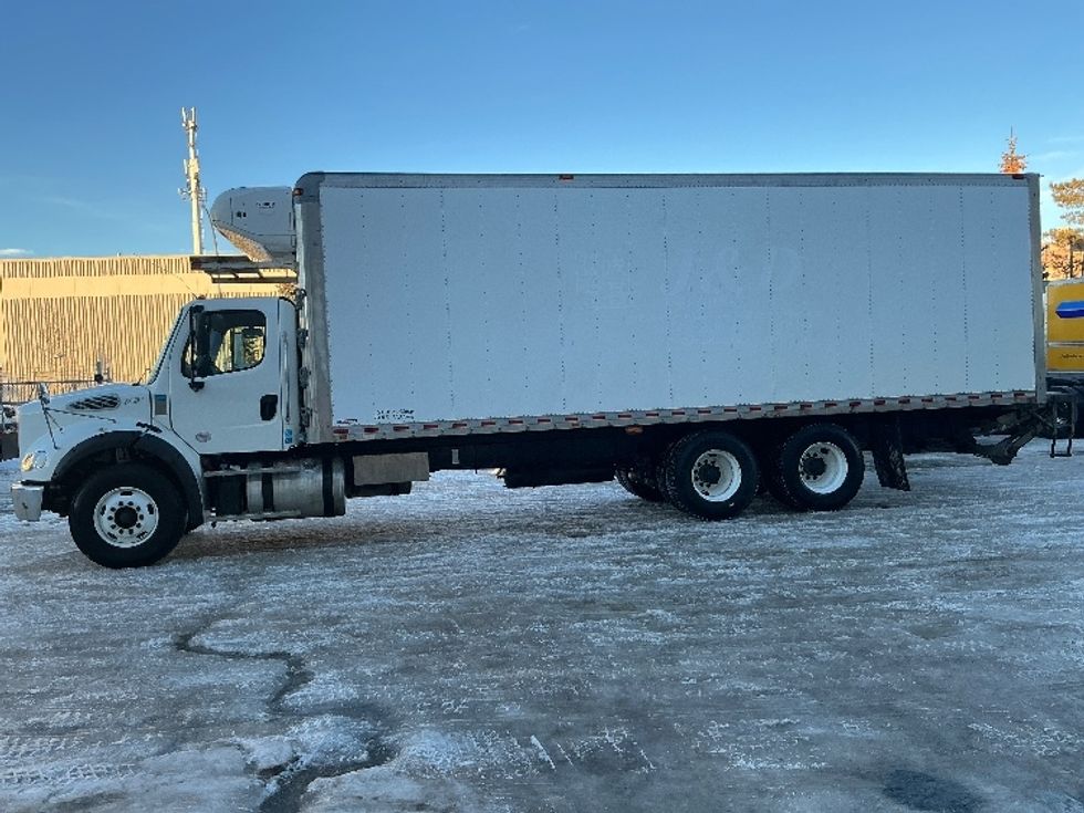 Refrigerated Truck-Light and Medium Duty Trucks-Freightliner-2019-M211264S-Edmonton-AB-562,122\n\t\tkm-$ 117,250 - Image 4
