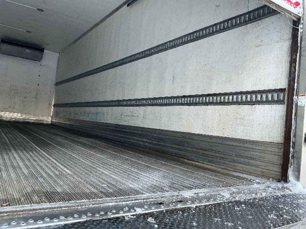 Refrigerated Truck-Light and Medium Duty Trucks-Freightliner-2019-M211264S-Edmonton-AB-772,606\n\t\tkm-$ 110,500 - Image 12