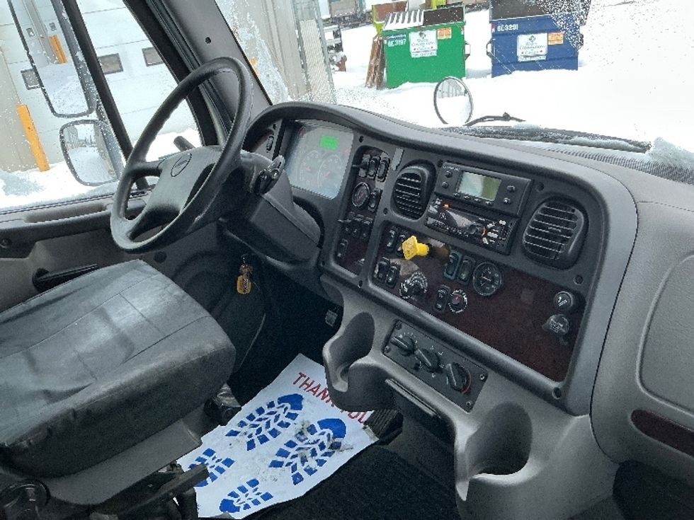 Refrigerated Truck-Light and Medium Duty Trucks-Freightliner-2019-M211264S-Edmonton-AB-772,606\n\t\tkm-$ 110,500 - Image 22